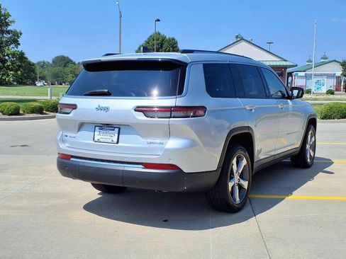 Used 2022 Jeep Grand Cherokee L Limited AWD/4WD image 4