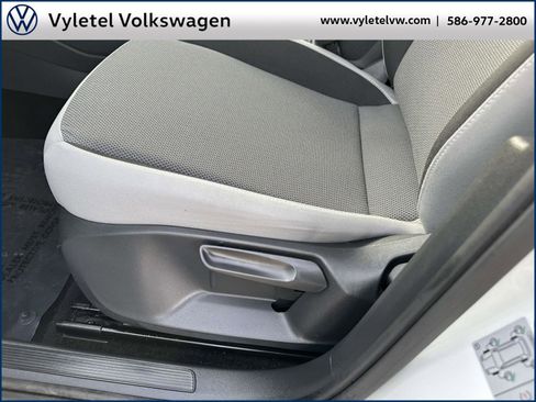 Certified 2022 Volkswagen Taos S w/ IQ Drive S Package image 17