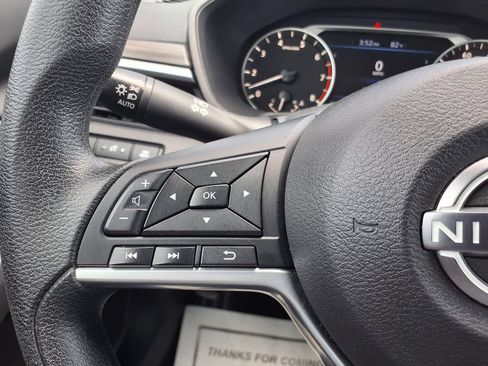 Used 2025 Nissan Altima 2.5 SV FWD image 23