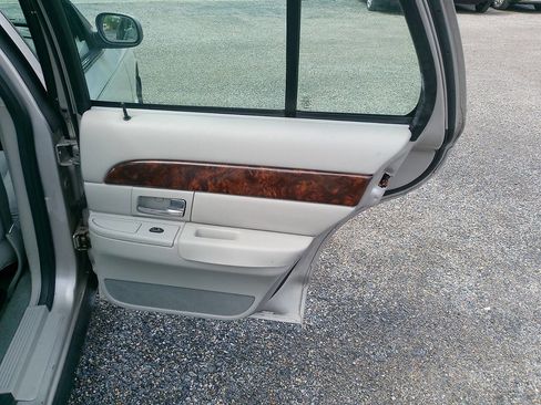 Used 2005 Mercury Grand Marquis LS image 35