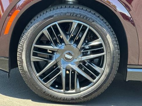 Certified 2025 Cadillac Escalade IQ Sport 1 w/ LPO, ONYX Package AWD/4WD image 24