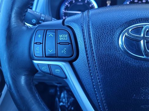 Used 2014 Toyota Highlander Limited Platinum image 21