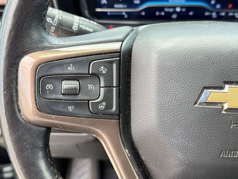 Used 2023 Chevrolet Suburban High Country w/ Premium Package 2 RWD image 17