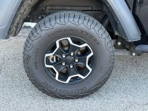 Used 2020 Jeep Gladiator Sport w/ Quick Order Package 24S AWD/4WD image 13