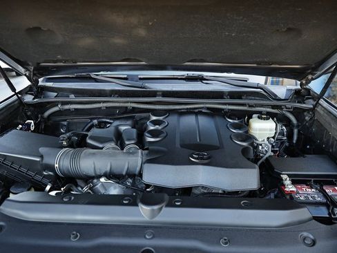 Used 2018 Toyota 4Runner SR5 Premium image 32