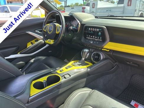 Used 2018 Chevrolet Camaro SS RWD image 31