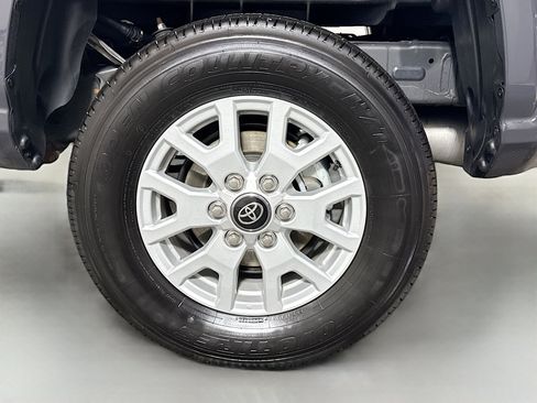 Certified 2025 Toyota Tacoma 2WD Double Cab image 27