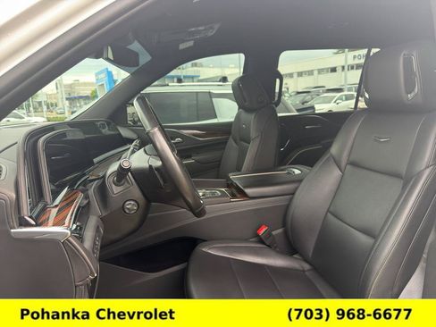 Used 2023 Cadillac Escalade ESV Luxury AWD/4WD image 19
