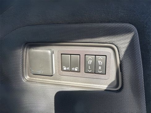 Used 2023 Cadillac Escalade Sport Platinum image 70