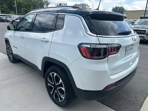 Used 2022 Jeep Compass Limited w/ Sun and Sound Group AWD/4WD image 6