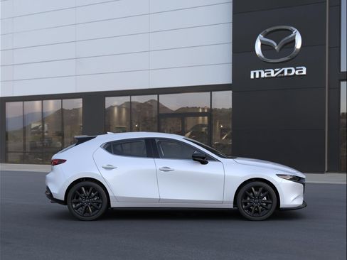 New 2026 MAZDA MAZDA3 Hatchback w/Premium Plus Pkg image 6