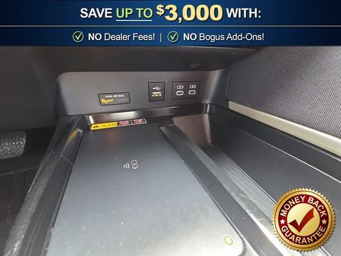 Used 2025 Toyota Camry LE FWD image 28