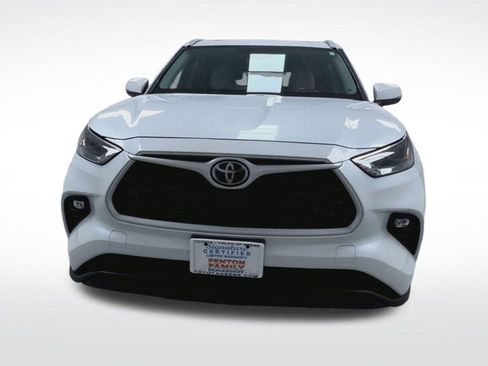 Used 2023 Toyota Highlander XLE AWD/4WD image 22