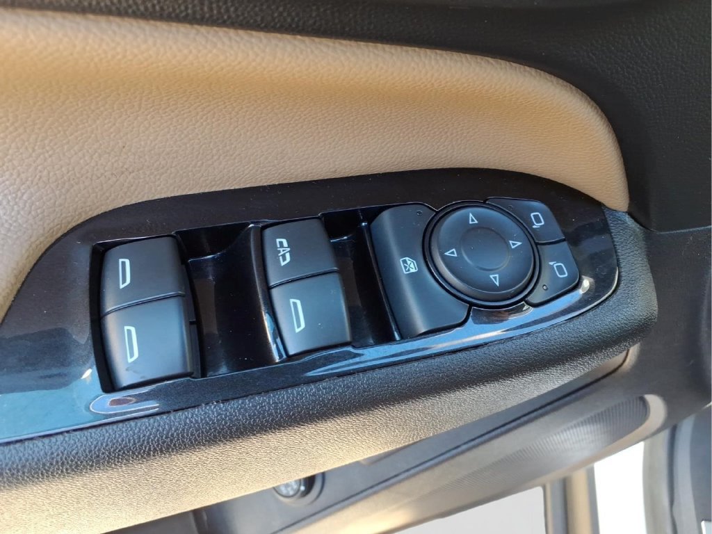 Used 2024 Chevrolet Equinox Premier AWD/4WD image 21
