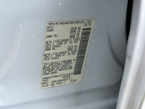 Used 2019 Nissan Titan SV w/ SV Convenience Package image 34