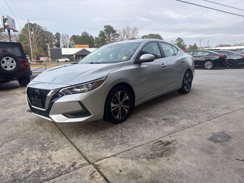 Used 2022 Nissan Sentra SV image 2