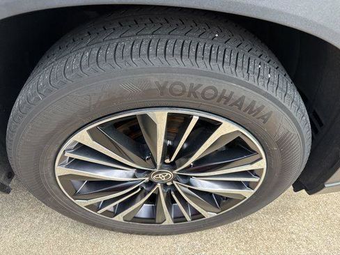 Certified 2024 Toyota Grand Highlander AWD Hybrid image 12