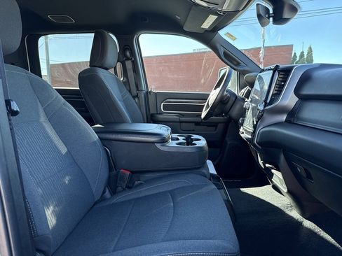 Used 2024 RAM 2500 Big Horn w/ Night Edition image 32