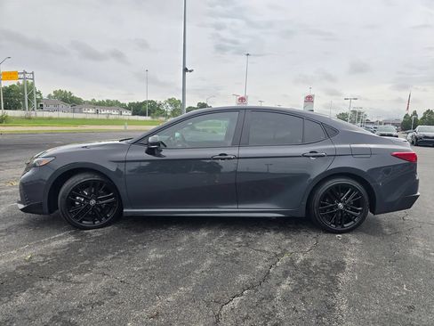 Used 2025 Toyota Camry SE FWD image 12