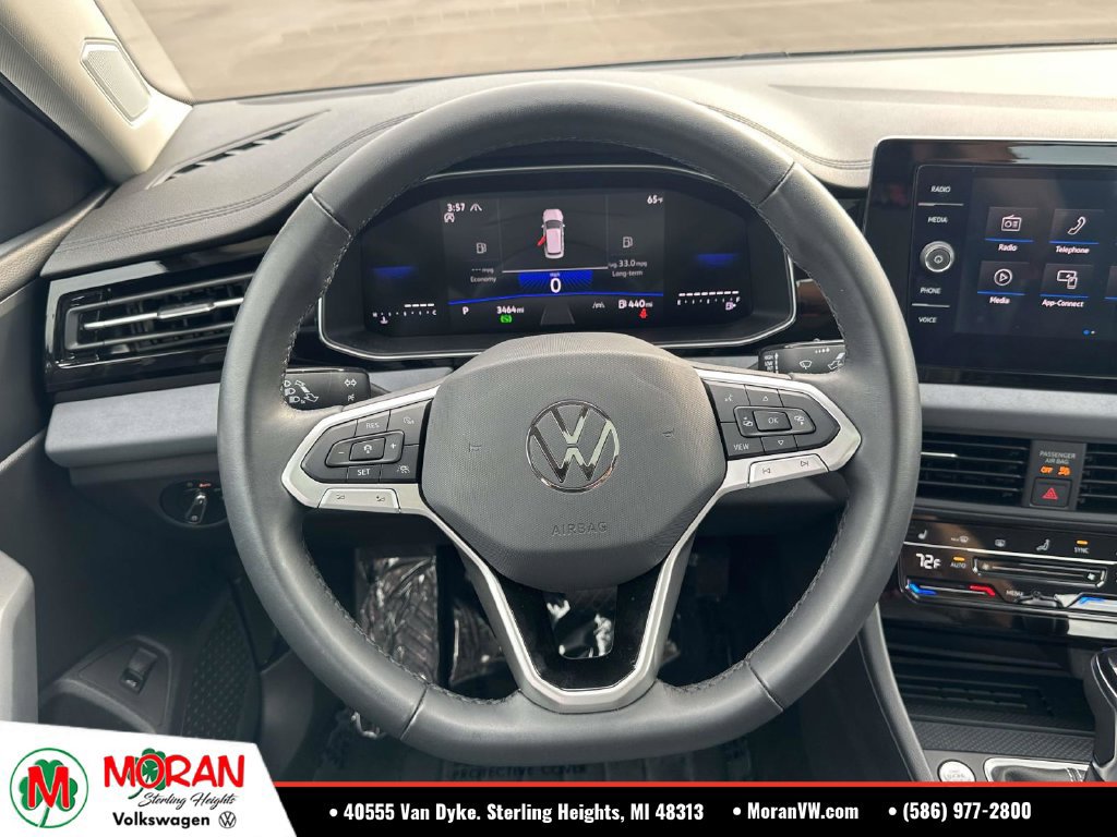 Certified 2026 Volkswagen Jetta SE w/ Black Wheel Package FWD image 13