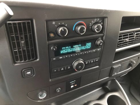 Used 2024 Chevrolet Express 2500 w/ Driver Convenience Package image 25