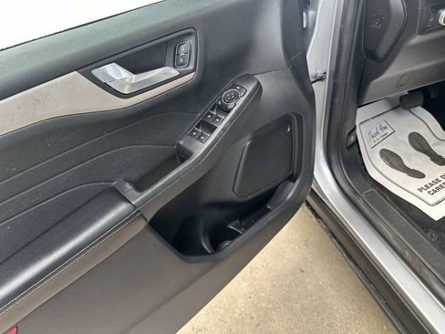Used 2022 Ford Escape SEL AWD/4WD image 15