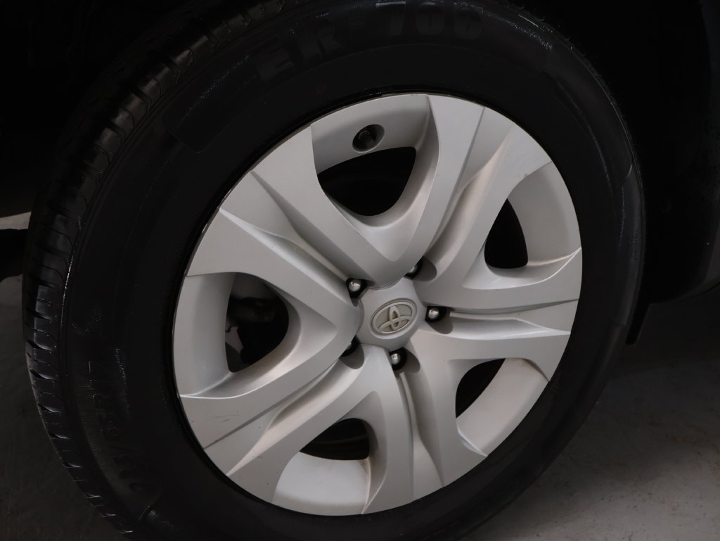 Used 2015 Toyota RAV4 LE FWD image 31