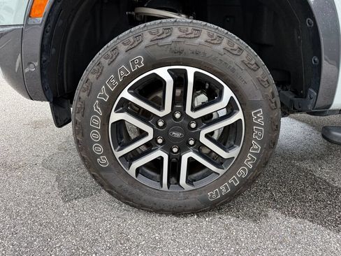Used 2024 Ford Ranger Lariat w/ FX4 Off-Road Package AWD/4WD image 32