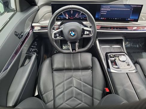 Used 2025 BMW 740i RWD image 14