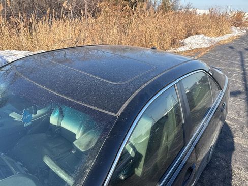 Used 2011 Toyota Camry image 2