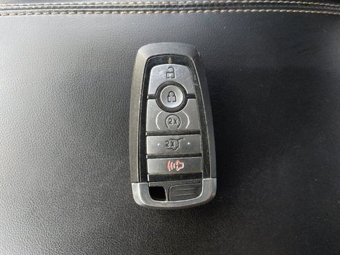 Used 2021 Ford Explorer XLT w/ Equipment Group 202A image 32