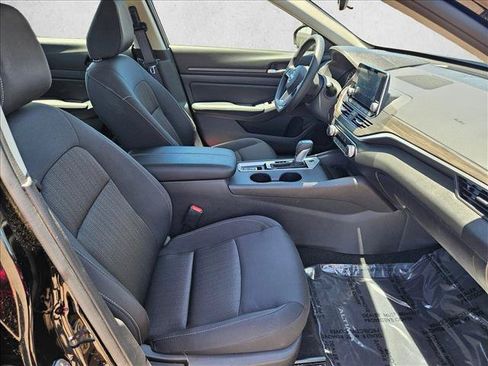 Used 2025 Nissan Altima 2.5 SV AWD/4WD image 25
