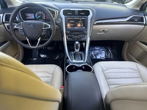 Used 2016 Ford Fusion SE w/ Equipment Group 202A FWD image 14