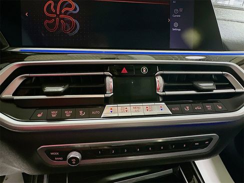 Used 2019 BMW X7 xDrive50i w/ Premium Package image 17