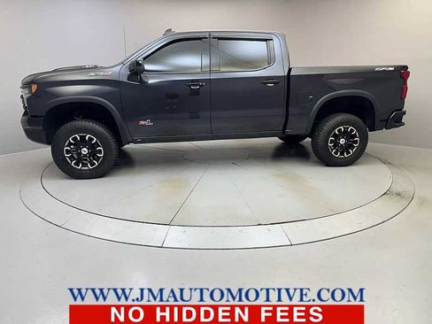 Used 2022 Chevrolet Silverado 1500 ZR2 image 2