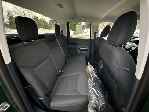 New 2025 Ford Maverick XL image 21