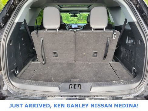 Used 2023 Ford Explorer XLT w/ Equipment Group 202A AWD/4WD image 19