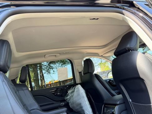 New 2026 Lincoln Aviator Reserve AWD/4WD image 8