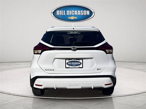 Used 2024 Nissan Kicks SV image 6