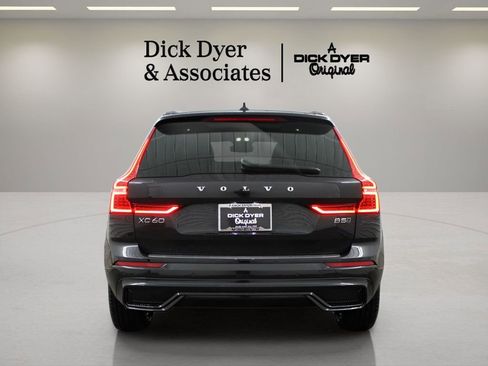 Certified 2025 Volvo XC60 B5 Plus w/ Protection Package Premier AWD/4WD image 4