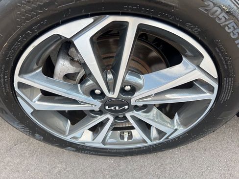 Certified 2023 Kia Forte LXS image 39