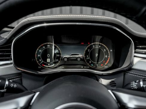 New 2026 Jaguar F-PACE R-Dynamic S image 12