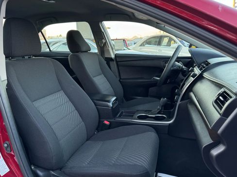 Used 2015 Toyota Camry LE FWD image 17