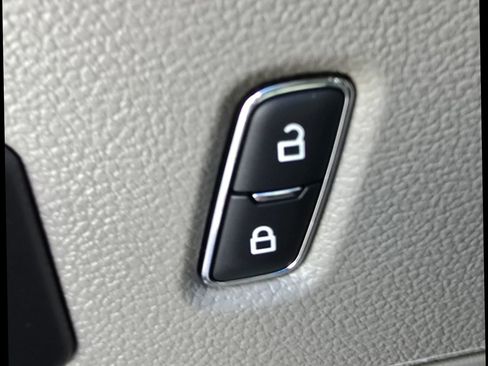 Used 2022 Ford F250 XLT w/ XLT Value Package image 19