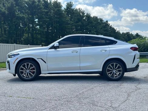 Used 2022 BMW X6 xDrive40i w/ M Sport Package AWD/4WD image 4