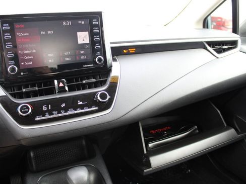 Used 2021 Toyota Corolla LE FWD image 17