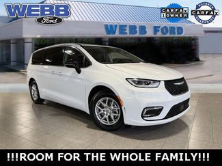 Used 2024 Chrysler Pacifica Touring-L video 1