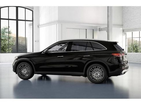 Used 2026 Mercedes-Benz GLC 300 4MATIC image 32