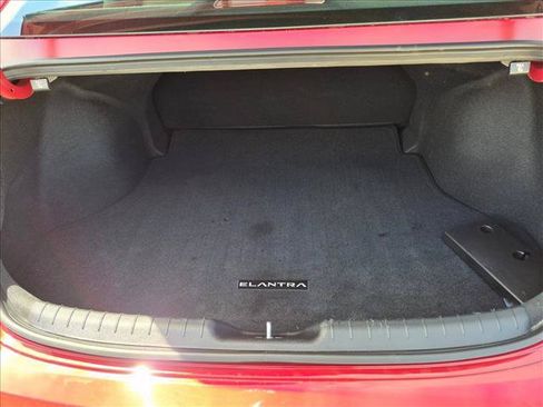 Certified 2025 Hyundai Elantra Sport FWD image 9