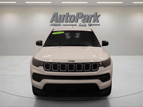Used 2023 Jeep Compass Sport AWD/4WD image 4